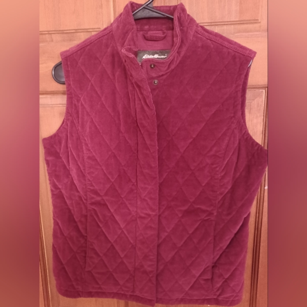NWT EDDIE BAUER MAROON QUILTED CORDUROY VEST P2P 19" L 23"